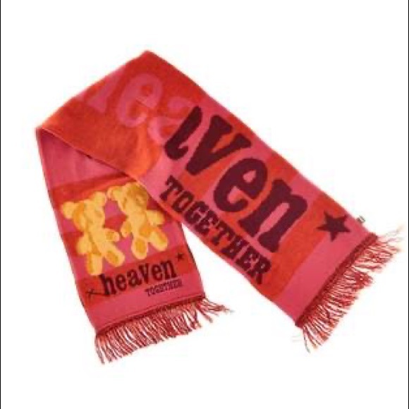 SOLD Heaven by Marc jacobs charm scarf 🧣 - Picture 7 of 7